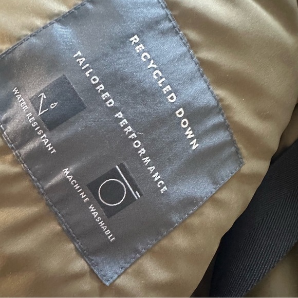 Banana Republic Maroon Men's Puffer Jacket - Picture 6 of 7